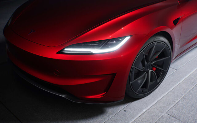 Az NHTSA nem fogadta el Tesla kifogását: kötelező visszahívás vár közel 20 ezer Model 3-ra és Model Y-ra