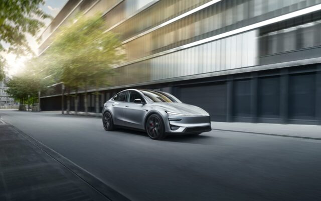 Három tapadásvezérlési mód érkezik a Model 3-hoz és Model Y-hoz a nyári frissítéssel