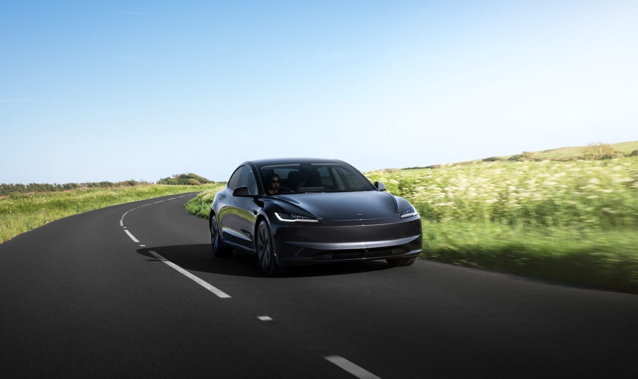 Légmatrac a Model 3-hoz: a Tesla kempingfelszerelése tovább bővül
