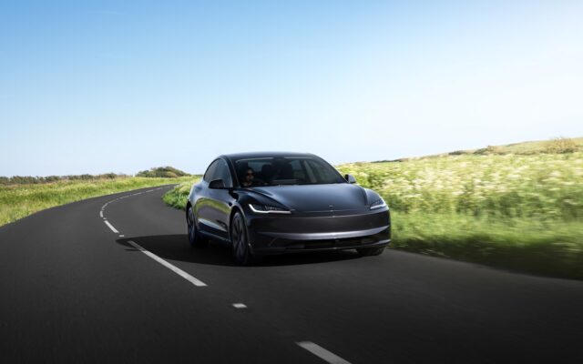 Légmatrac a Model 3-hoz: a Tesla kempingfelszerelése tovább bővül