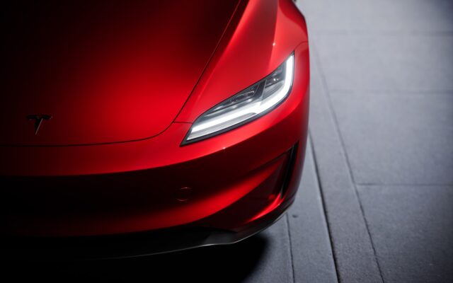 Meglepetésként nyit a Tesla: Model S Signature Edition rendelhető Európában