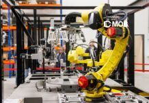 Musk lehűtötte a Tesla Optimus-rajongókat: a termelés „rendkívül lassan” indul