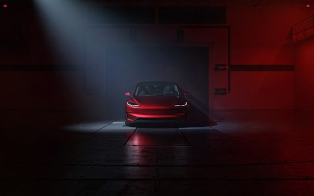 NTSB vizsgálat: a vezető gázolt be teljesen – nem az FSD vitte a falnak a Tesla Model 3-at