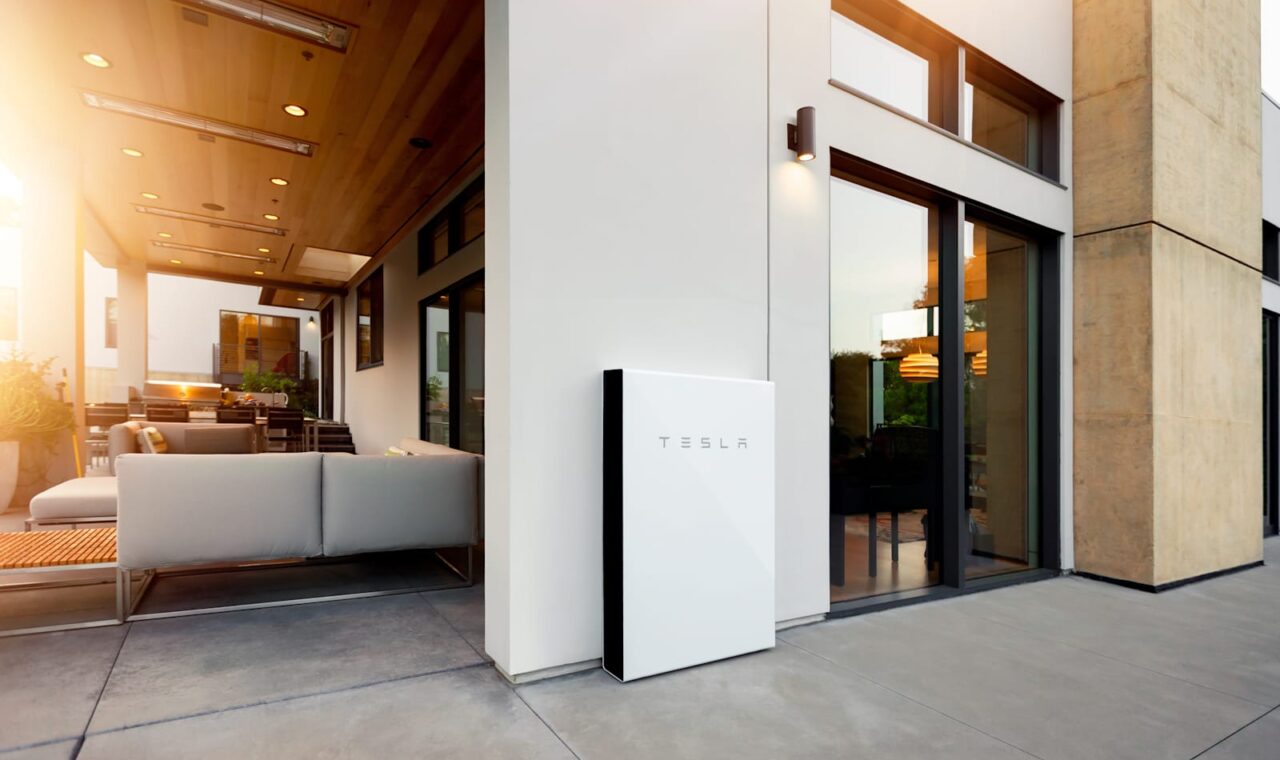 Tesla Home és az Opticaster AI: egy appból kezelhető az egész ház energiagazdálkodása