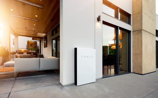 Tesla Home és az Opticaster AI: egy appból kezelhető az egész ház energiagazdálkodása
