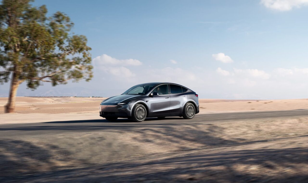 Model Y L bemutató Los Angelesben: háromzónás klíma, PowerShare és jobb hátsó láthatóság