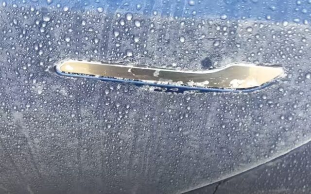 Tesla kínai visszahívás: matrica és OTA-frissítés a megoldás
