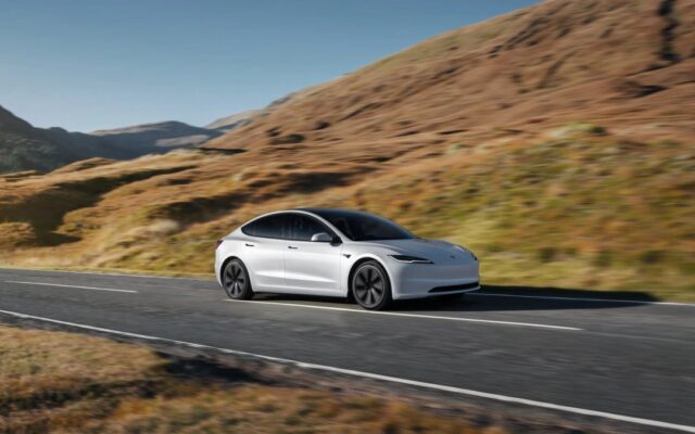 Tesla Model 3: több hatótáv új gumiabroncsokkal