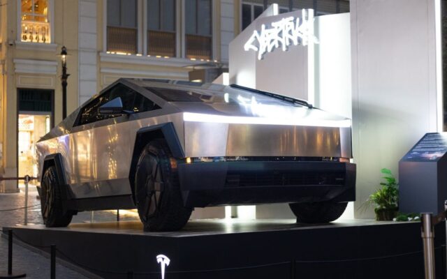 Tesla Cybertruck szélvédővédelem: olcsóbb lett