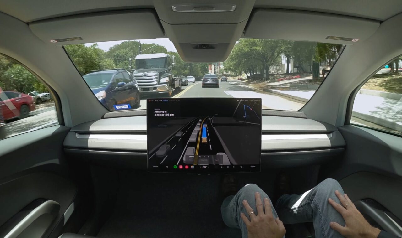 Tesla Cybercab: NHTSA vizsgálja az útjogi minősítést