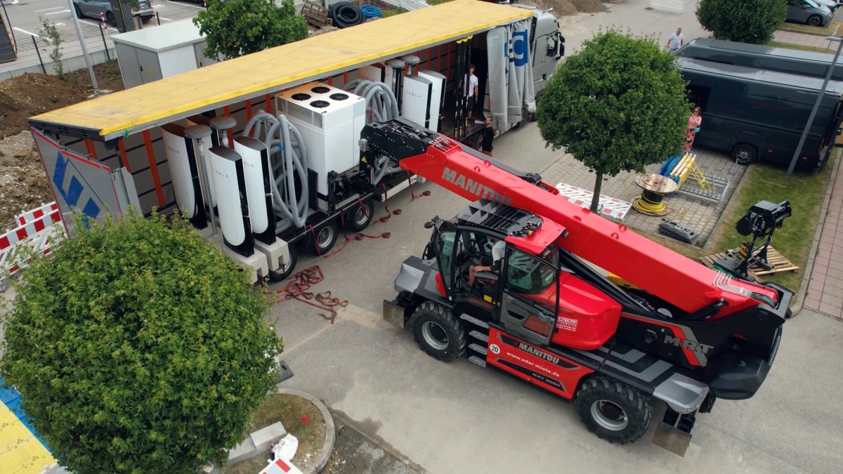Tesla Accordion Supercharger: gyári előszerelés, 20% megtakarítás