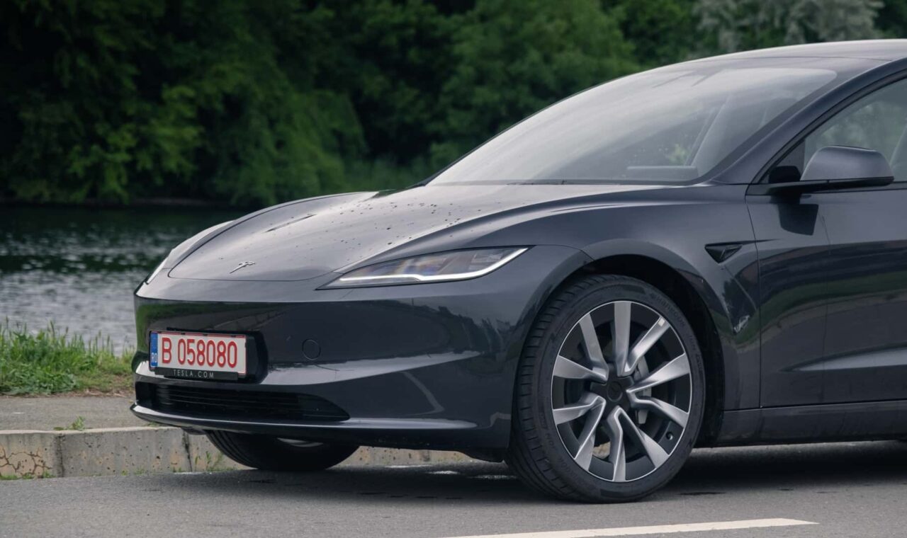 Tesla és a totálkáros cím: kétszer akkora az arány