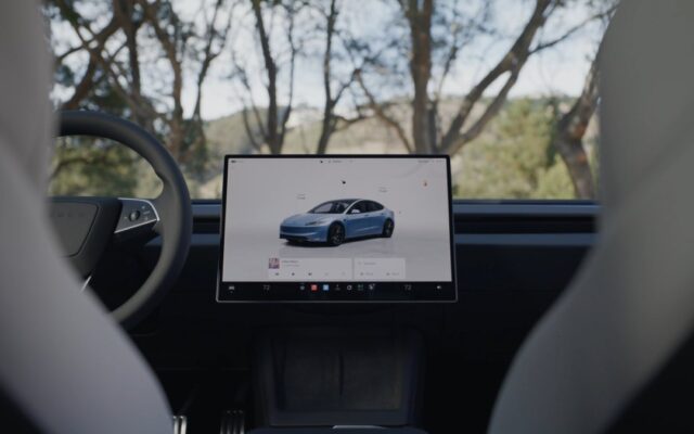 Tesla Model 3 és Y: 16"-os kijelző és gyorsabb sprint