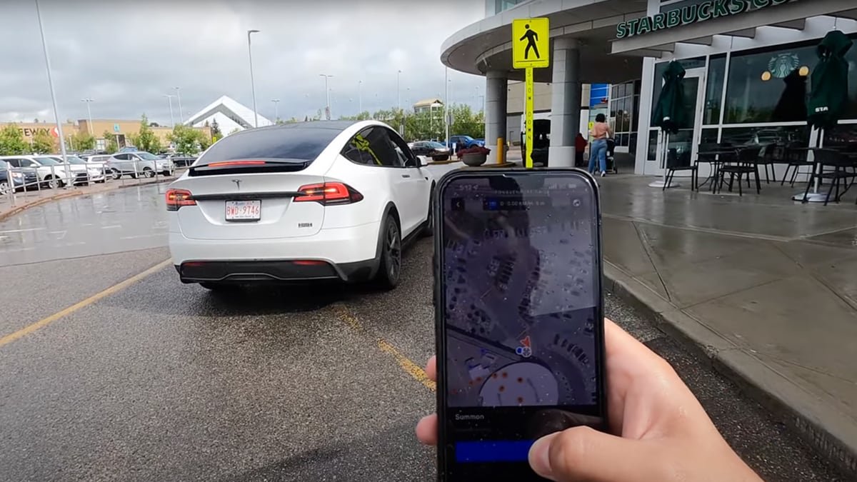 Tesla Summon: az eredeti funkció neve „Dumb Summon"