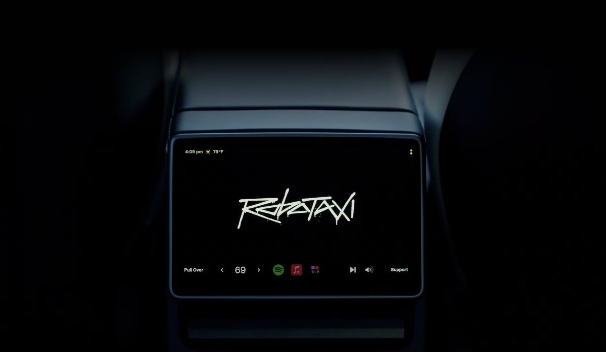Tesla robotaxi: iskolai sebesség miatt vizsgál az NHTSA