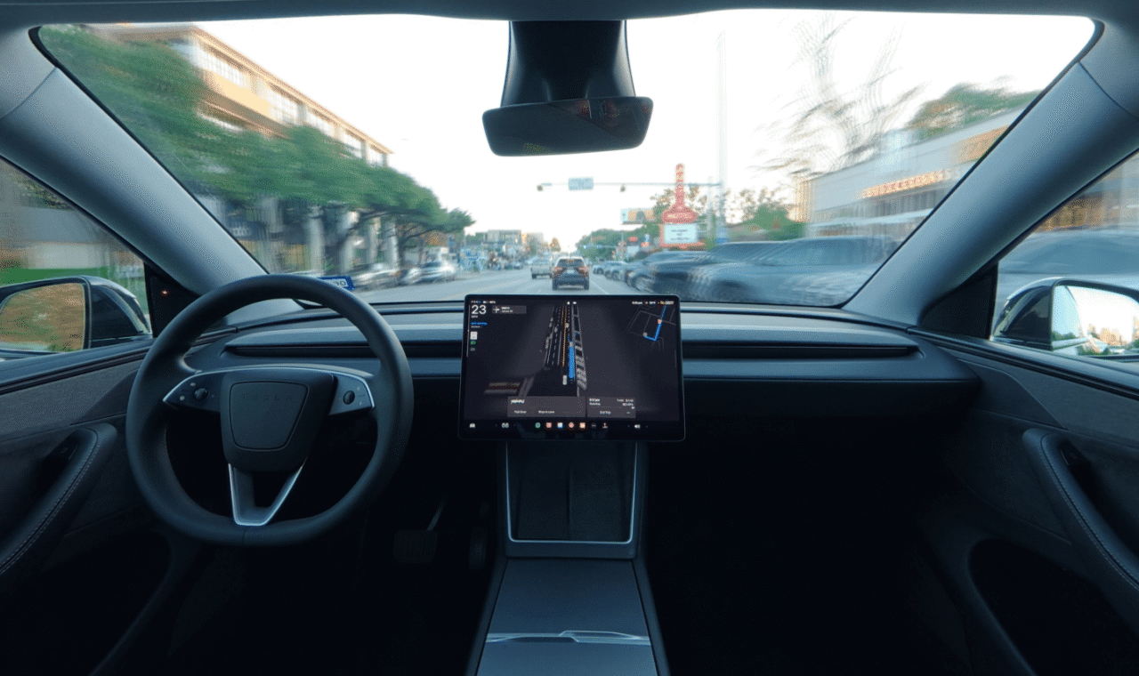 Tesla FSD és Autopilot: HW3 és AI4 különbségei 2026-ban