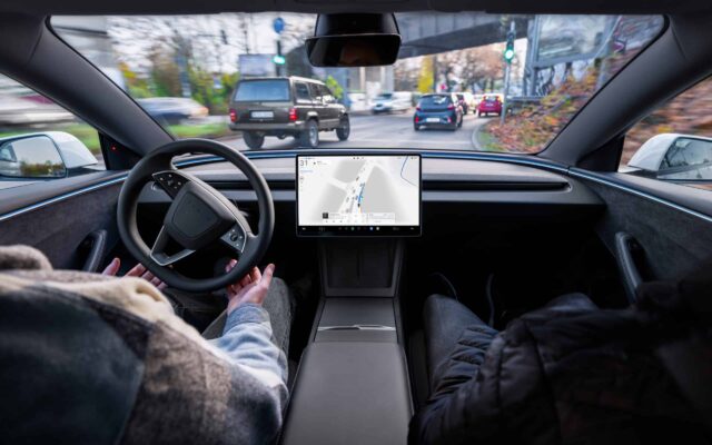 Tesla FSD: 75% fölött a vételi arány, EU-jóváhagyás jöhet