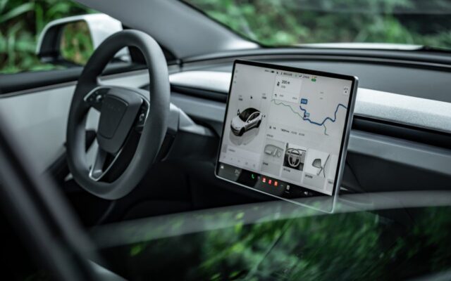 Tesla saját térkép: AI-alapú navigáció jön az FSD-hez