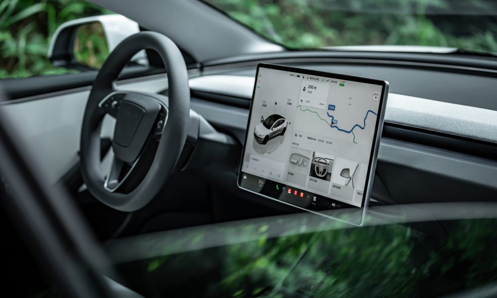 Tesla saját térkép: AI-alapú navigáció jön az FSD-hez